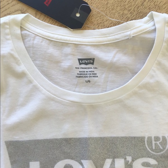 Levis white Tee Shirt - Picture 1 of 4